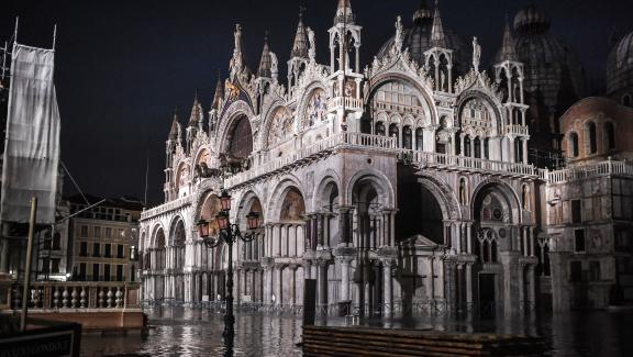 La basilique Saint-Marc de Venise sous les eaux, le 12 novembre 2019.&nbsp;
