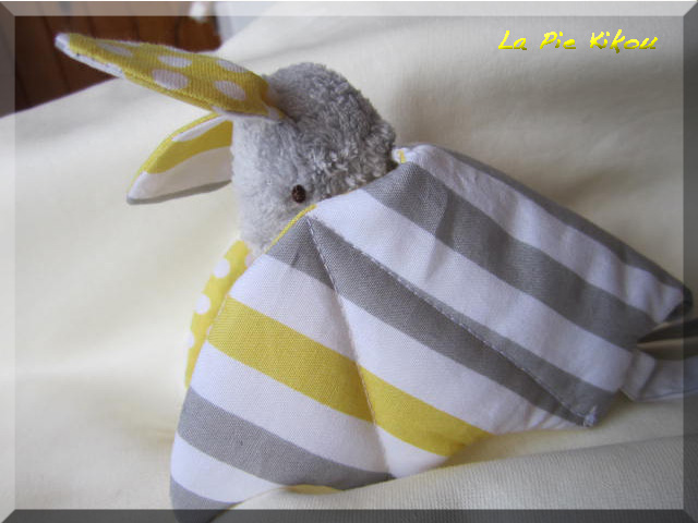En jaune et gris