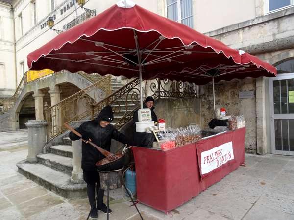 Le marché de Noël 2016 du Zonta-Club Châtillonnais a connu un beau succès...