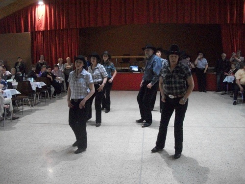 Photos de la représentation du club de country " Jackie's Dancers " du 6/5/2012