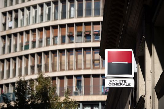 BERTRAND LANGLOIS / AFP Malgré ses engagements à ne plus travailler avec les paradis fiscaux opaques, le groupe français est dans le « top 5 » des banques utilisant les services de la firme panaméenne.