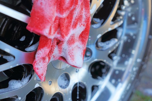 Doświadczona myjnia samochodowa 