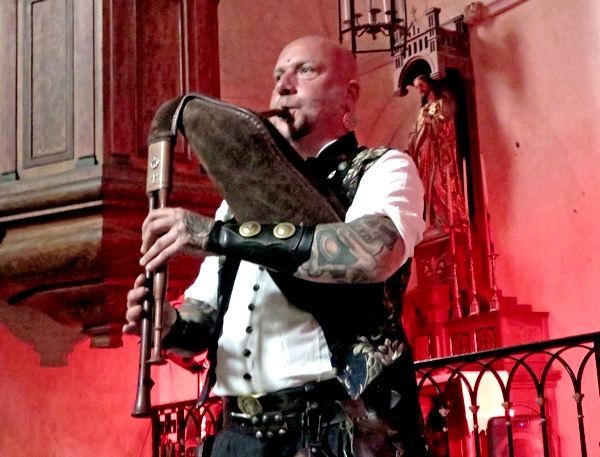  Luc Arbogast a donné un concert époustouflant en l'église Saint-Pierre, invité par la Vallée de la Beltaine