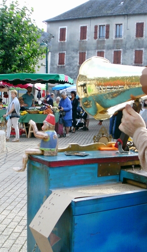 Marché traditionnel à Seilhac (Corrèze)