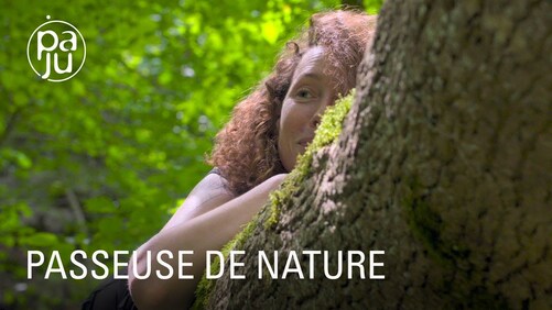 Diane fait découvrir la magie des forêts et plantes de sa région - YouTube