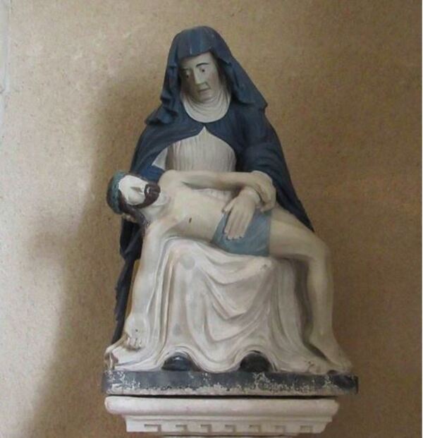De très belles Vierges de Pitié, ou Pietà, existent dans des églises Châtillonnaises....