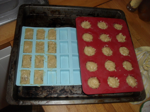 des petits financiers à la confiture de cerise (utilisation de blanc d'oeufs^^)