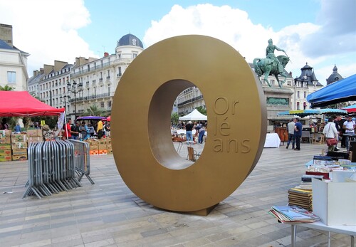 Place du Martroi à Orléans (Loiret)