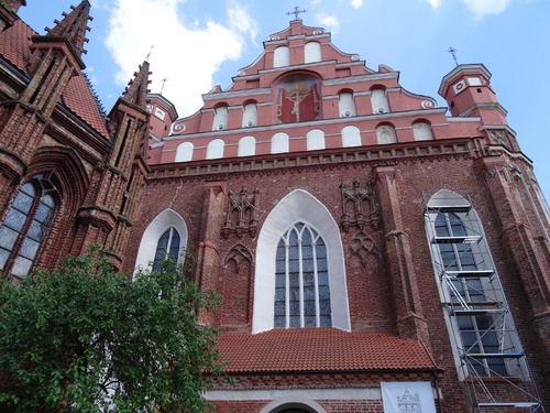 Vilnius: églises zumelles Zainte Anne et des Bernardins