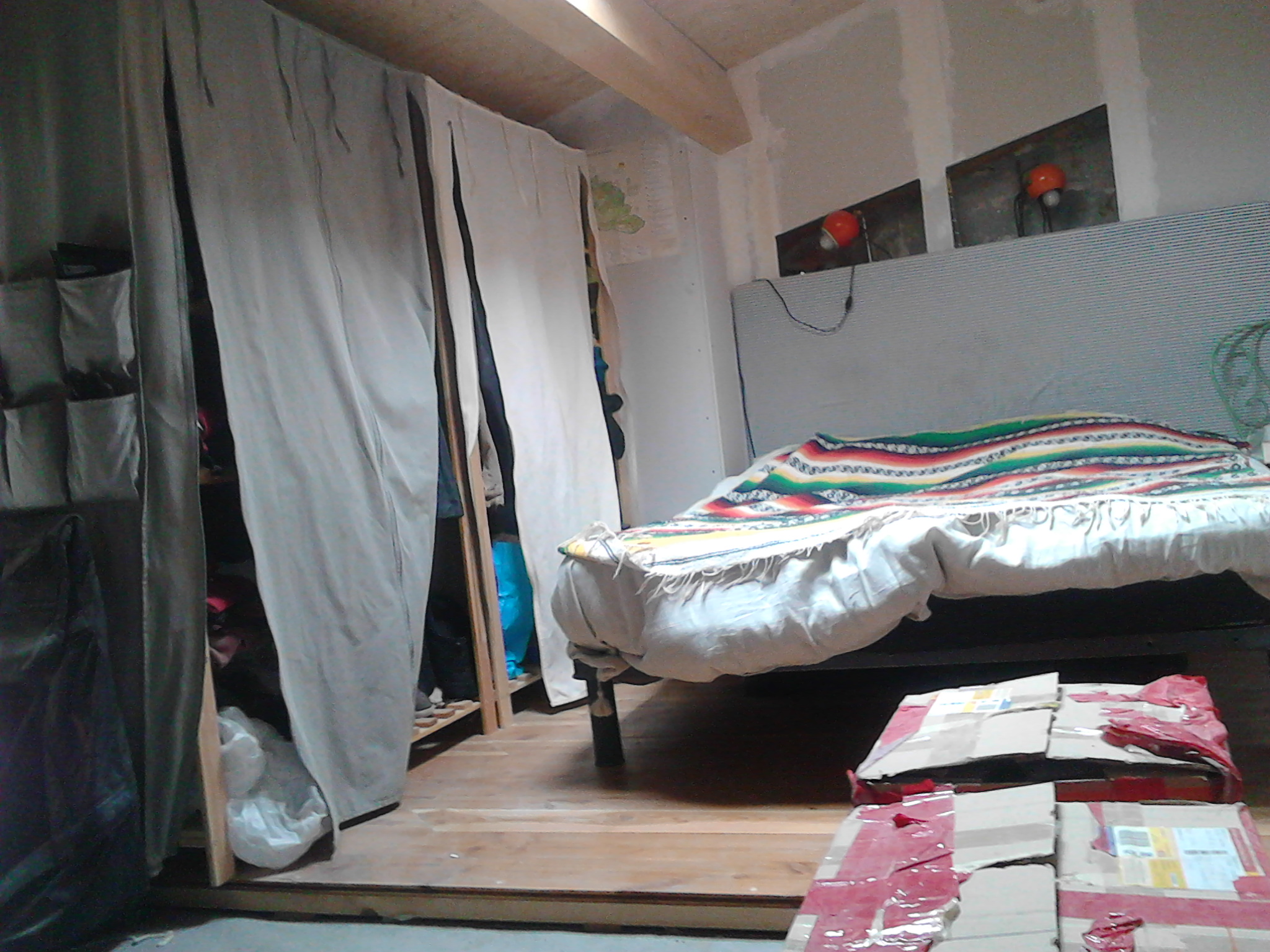 Séparation entre mezzanine et chambre casavignon