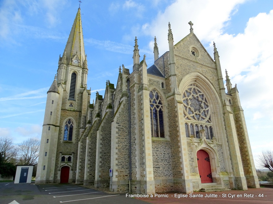 St Cyr en Retz - Eglise St Cyr et Ste Julitte 