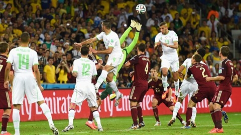 Jeudi 26.6.2014 à Curitiba Russie-EN 1-1 qualification historique