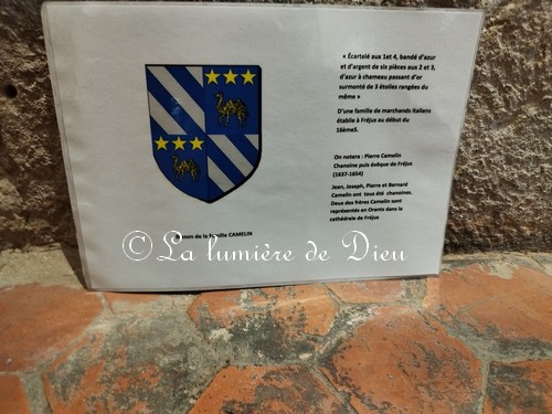 Fréjus, le cloître de la cathédrale saint Léonce