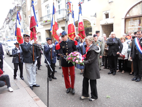 *  Le 8 mai à Dole - Un bel hommage au général Saint-Hillier