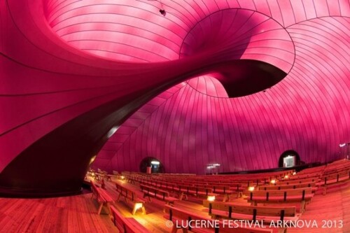 Une grande salle de concerts gonflable au Japan - photos
