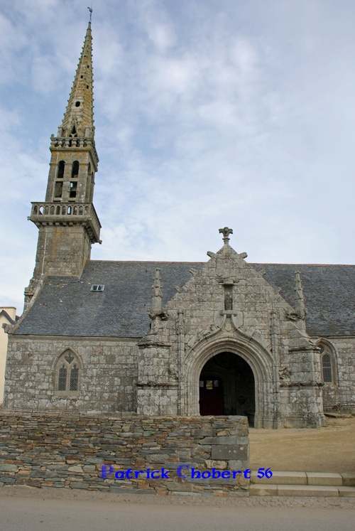Eglise et calvaire de Cast 29150