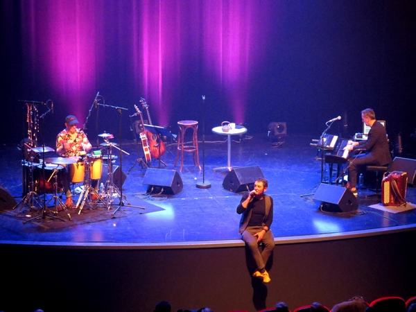 Le concert "Parenthèse 2" d'Yves Jamait et de ses deux musiciens, a électrisé le théâtre Gaston Bernard de Châtillon sur Seine !