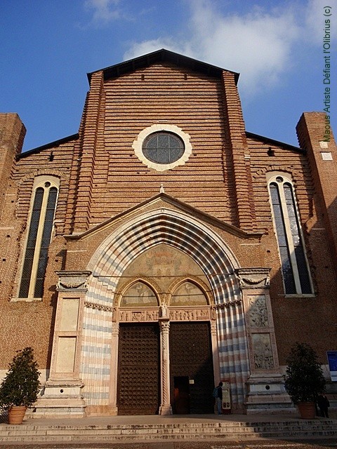 Verone-Eglise-de-Santa-Anastasia.JPG