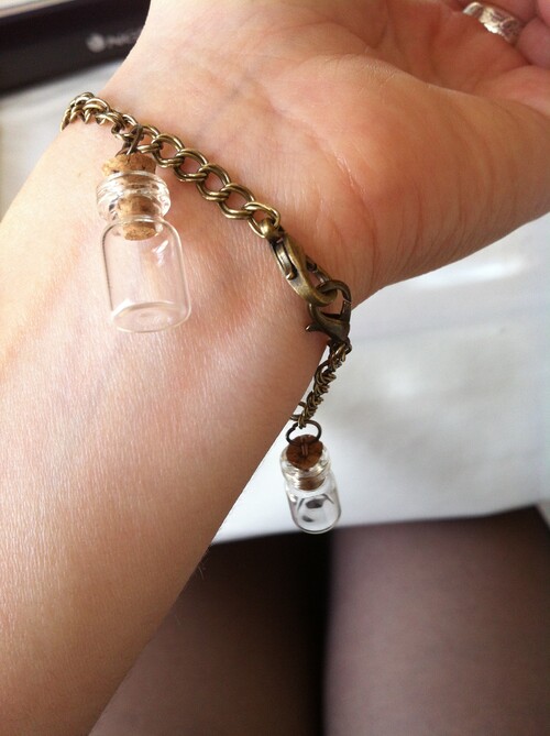 Pulsera et Botellas