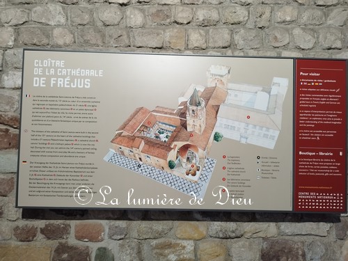 Fréjus, le cloître de la cathédrale saint Léonce