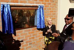 Madonna inaugure l'hôpital pédiatrique de Blantyre au Malawi
