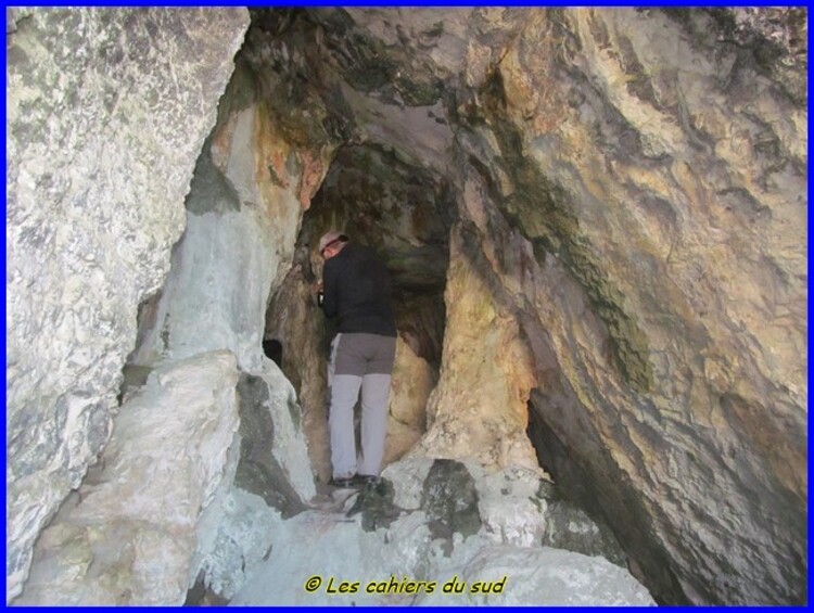 Calanques, les grottes du rocher Saint Michel