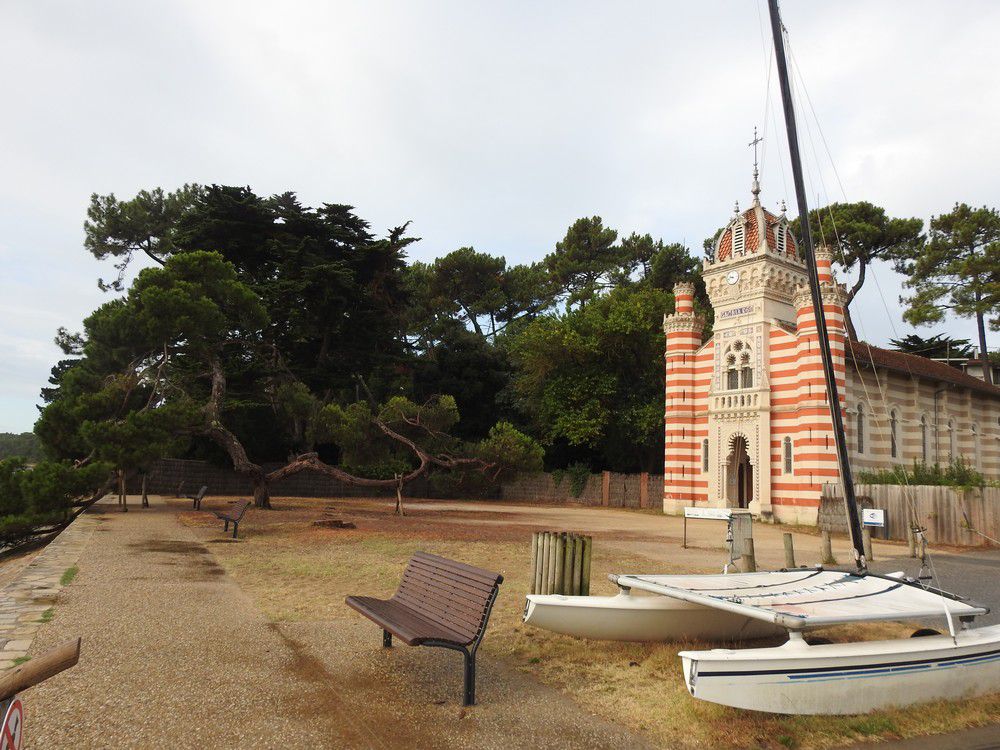 La petite chapelle de la Villa Algérienne - septembre 2021, extérieur...