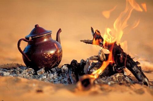 La cérémonie du thé chez les hommes du désert - oasisdepaix