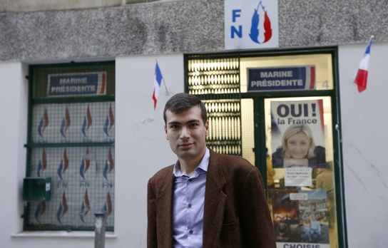 Gaël Nofri devant le siège niçois du FN, le 26 novembre 2012.