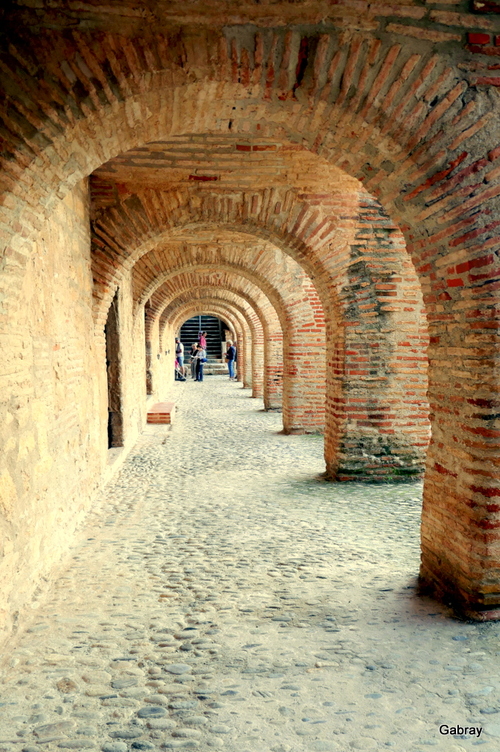 Château de Salses : intérieurs de la forteresse