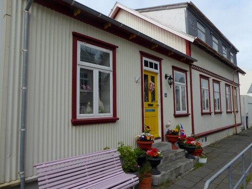 De Baldursbrá (Reykjavík) à Núpan (Keflavík)