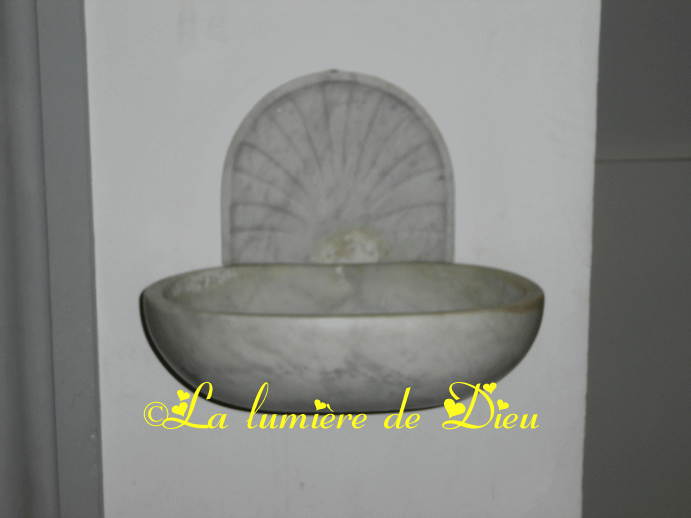 Cuges les pins : église Saint Antoine de Padoue