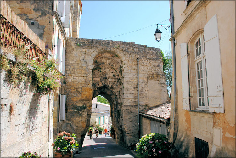 Photos de la Porte de la mer (Bourg sur Gironde)