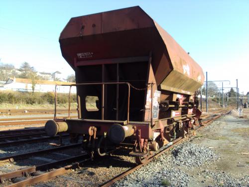 Wagon trémie à essieux de l'Infra