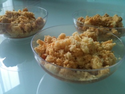 MINI CRUMBLE A LA TOMATE CERISE & AU PARMESAN