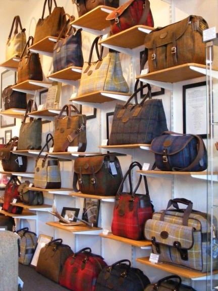 Tweed-shopping: les sacs en Harris Tweed de BlackHouse - Tartangirl's  Wardrobe