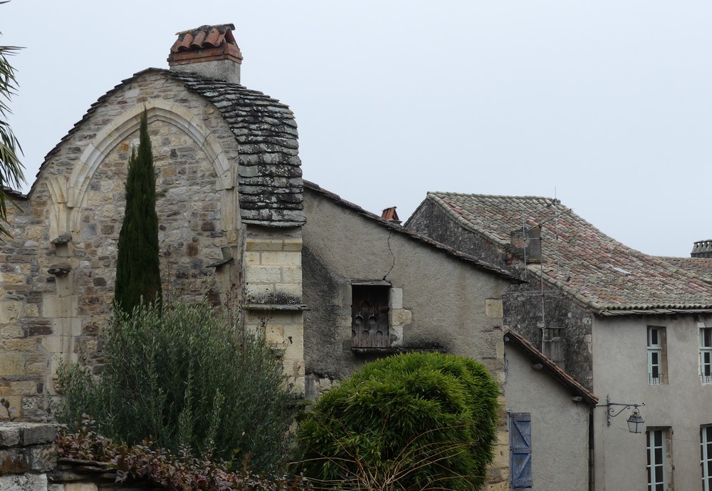 Balade à Cordes sur Ciel, bastide haut perchée...