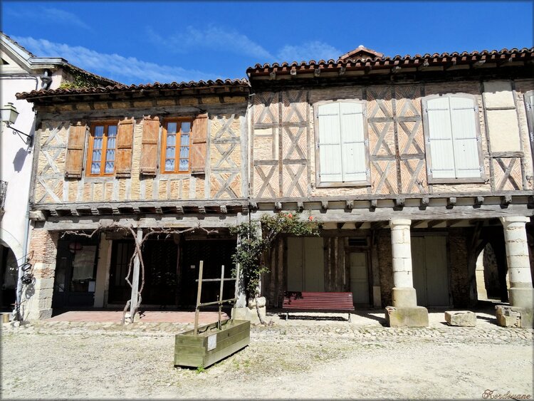Photo de la Place Royale de La Bastide d'Armagnac
