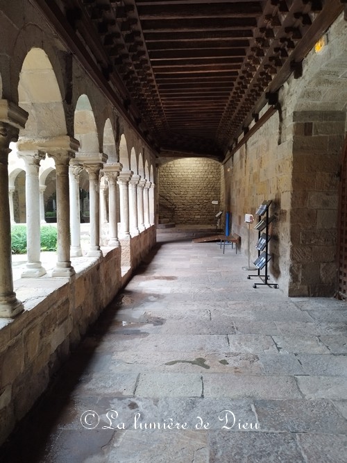 Fréjus, le cloître de la cathédrale saint Léonce