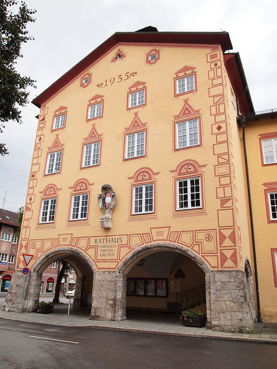 Garmisch-Partenkirchen Rathaus.jpg