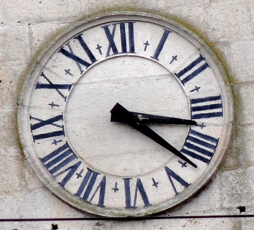 D'autres horloges vues dans des villages Châtillonnais...