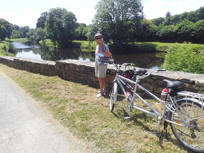 849 - En tandem, le long du Canal de Nantes à Brest !