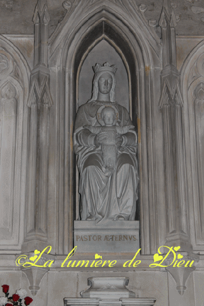 Moustiers Sainte Marie : L'église Notre-Dame de l'Assomption