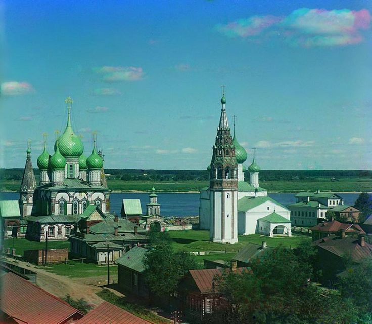 Sergei Mihailovich Prokundin Gorski ( 1863-1944 ) - DONA RUSSIE - 1911, St. John Chrysostom Church. View from the south-east (color photo of Sergey Prokudin-Gorsky):: 