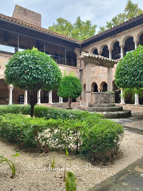 Fréjus, le cloître de la cathédrale saint Léonce