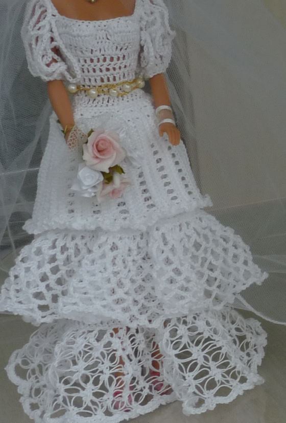 Barbie en robe de mariée au crochet , modèle "lys" -  Pipiouland.eklablog.com Le Dragon des îles