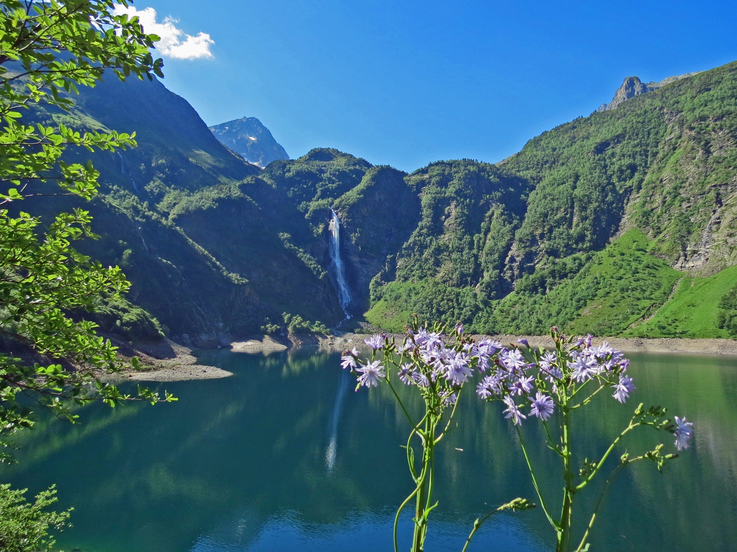 Les Lacs d'Oô (1.504 m) et d'Espingo (1.967 m) depuis les Granges d'Astau  (1.130 m) - Mes belles randonnées expliquées