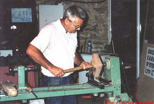 Christian Marchand , tourneur sur bois