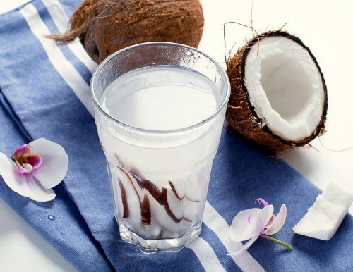 verre d'eau de coco