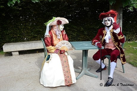 Costumés Vénitiens dans les jardins de Valloires 